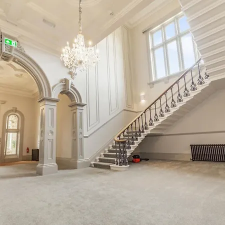 Apartment 6